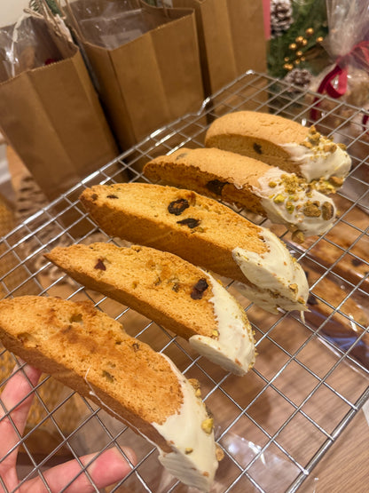 Vanilla Cranberry Biscotti with White Chocolate & Pistachio – Small-Batch, Twice-Baked, Perfectly Crunchy